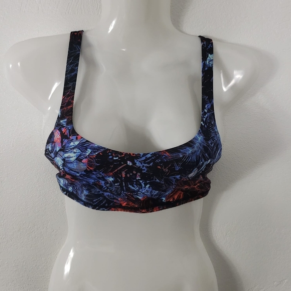 Lululemon Athletica Woman's sport bra
Size 2 - Picture 1 of 7
